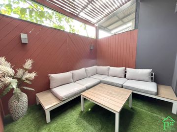 Loft style townhome for sale at The Urbana 3