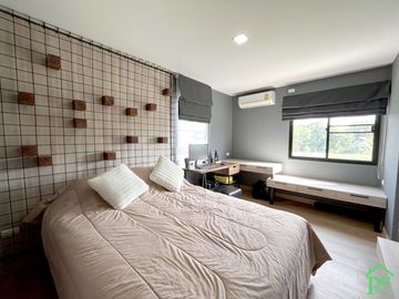 Loft style townhome for sale at The Urbana 3