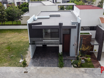CASA FORESTA 5 LOMAS DE ANGELOPOLIS