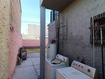 VENTA DE CASA, COLONIA RESIDENCIAS, Mexicali, Baja California A 3 MINUTOS DE LA UABC.