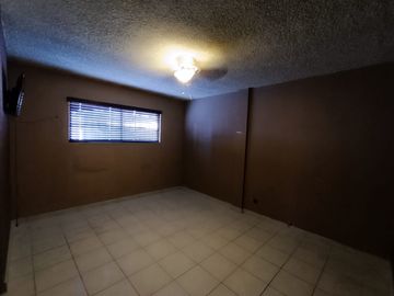 VENTA DE CASA, COLONIA RESIDENCIAS, Mexicali, Baja California A 3 MINUTOS DE LA UABC.