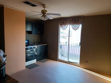 VENTA DE CASA, COLONIA RESIDENCIAS, Mexicali, Baja California A 3 MINUTOS DE LA UABC.