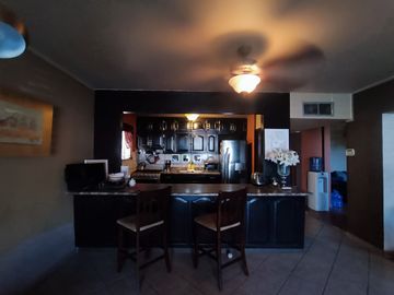 VENTA DE CASA, COLONIA RESIDENCIAS, Mexicali, Baja California A 3 MINUTOS DE LA UABC.