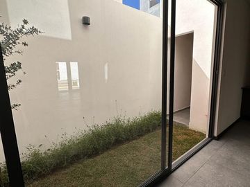 C111 Casa en venta 3 recámaras Fracc Rincón de la Montaña Altozano Morelia