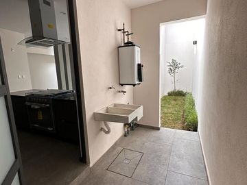 C111 Casa en venta 3 recámaras Fracc Rincón de la Montaña Altozano Morelia