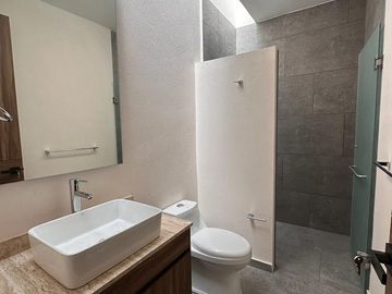 C111 Casa en venta 3 recámaras Fracc Rincón de la Montaña Altozano Morelia