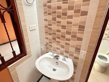 VENDO 0 PERMUTO BONITA, AMPLIA  Y CENTRAL CASA URBANA EN  CARMEN DE APICALA (TOLIMA)