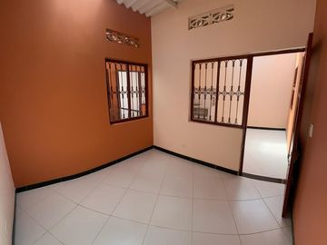 VENDO 0 PERMUTO BONITA, AMPLIA  Y CENTRAL CASA URBANA EN  CARMEN DE APICALA (TOLIMA)