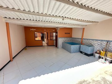 VENDO 0 PERMUTO BONITA, AMPLIA  Y CENTRAL CASA URBANA EN  CARMEN DE APICALA (TOLIMA)