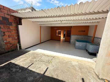 VENDO 0 PERMUTO BONITA, AMPLIA  Y CENTRAL CASA URBANA EN  CARMEN DE APICALA (TOLIMA)