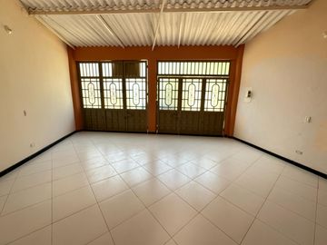 VENDO 0 PERMUTO BONITA, AMPLIA  Y CENTRAL CASA URBANA EN  CARMEN DE APICALA (TOLIMA)