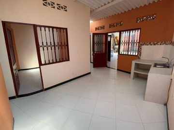 VENDO 0 PERMUTO BONITA, AMPLIA  Y CENTRAL CASA URBANA EN  CARMEN DE APICALA (TOLIMA)