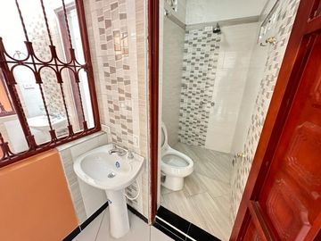 VENDO 0 PERMUTO BONITA, AMPLIA  Y CENTRAL CASA URBANA EN  CARMEN DE APICALA (TOLIMA)