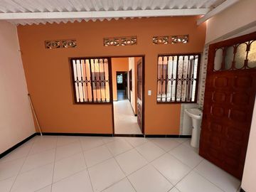 VENDO 0 PERMUTO BONITA, AMPLIA  Y CENTRAL CASA URBANA EN  CARMEN DE APICALA (TOLIMA)