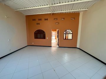 VENDO 0 PERMUTO BONITA, AMPLIA  Y CENTRAL CASA URBANA EN  CARMEN DE APICALA (TOLIMA)
