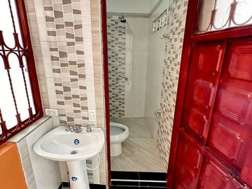 VENDO 0 PERMUTO BONITA, AMPLIA  Y CENTRAL CASA URBANA EN  CARMEN DE APICALA (TOLIMA)
