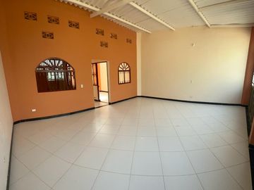 VENDO 0 PERMUTO BONITA, AMPLIA  Y CENTRAL CASA URBANA EN  CARMEN DE APICALA (TOLIMA)