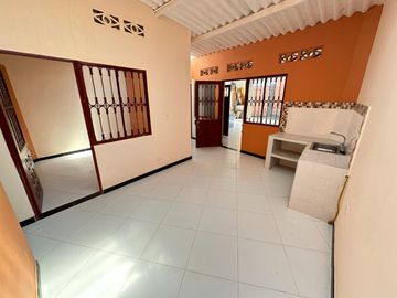 VENDO 0 PERMUTO BONITA, AMPLIA  Y CENTRAL CASA URBANA EN  CARMEN DE APICALA (TOLIMA)