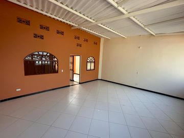 VENDO 0 PERMUTO BONITA, AMPLIA  Y CENTRAL CASA URBANA EN  CARMEN DE APICALA (TOLIMA)