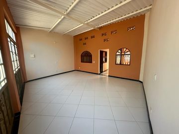 VENDO 0 PERMUTO BONITA, AMPLIA  Y CENTRAL CASA URBANA EN  CARMEN DE APICALA (TOLIMA)