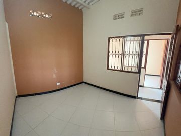 VENDO 0 PERMUTO BONITA, AMPLIA  Y CENTRAL CASA URBANA EN  CARMEN DE APICALA (TOLIMA)