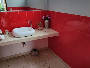 VENDO BELLA CASA EN BRISAS
