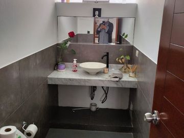 VENDO BELLA CASA EN BRISAS
