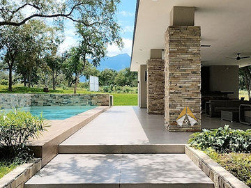 QUINTA EN VENTA EN FRACCIONAMIENTO PRIVADO VISTAENCINOS, MONTEMORELOS NL