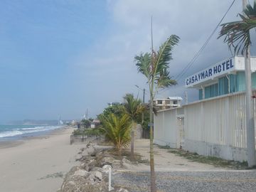Vendo Hotel Tonsupa Frente Al Mar Sector San Carlos, 825 m², $750.000