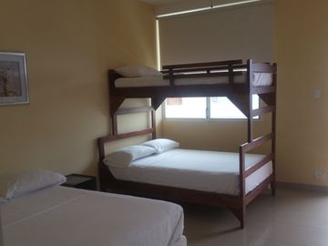 Vendo Hotel Tonsupa Frente Al Mar Sector San Carlos, 825 m², $750.000