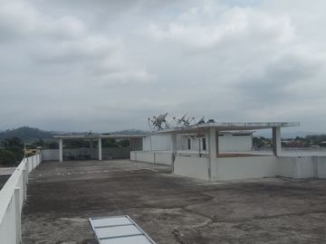 Vendo Hotel Tonsupa Frente Al Mar Sector San Carlos, 825 m², $750.000