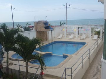 Vendo Hotel Tonsupa Frente Al Mar Sector San Carlos, 825 m², $750.000