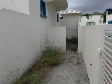 Casa de venta en la Urbanización Bahía Muyuyo, Villamil Playas, 2 plantas.