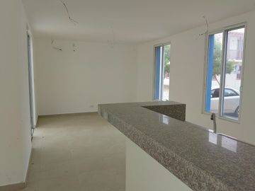 Casa de venta en la Urbanización Bahía Muyuyo, Villamil Playas, 2 plantas.