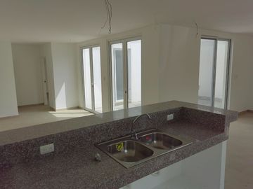 Casa de venta en la Urbanización Bahía Muyuyo, Villamil Playas, 2 plantas.