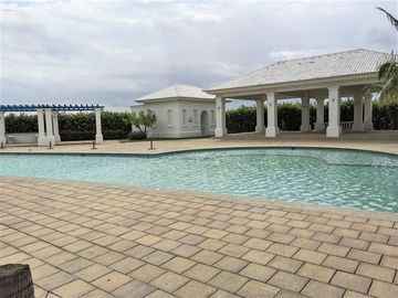 Casa de venta en la Urbanización Bahía Muyuyo, Villamil Playas, 2 plantas.