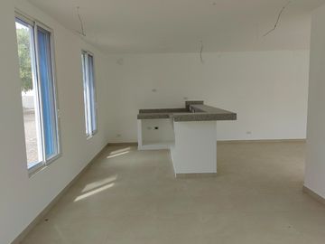 Casa de venta en la Urbanización Bahía Muyuyo, Villamil Playas, 2 plantas.