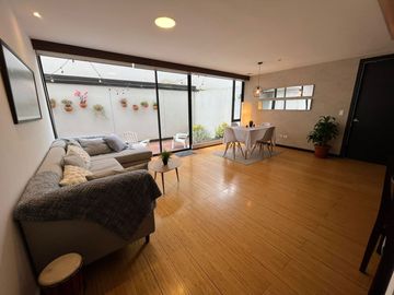 VENTA - AMPLIA SUITE QUITEÑO LIBRE