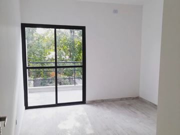 DUPLEX A ESTERENAR- · 3 ambientes, 2 baños. Muy buena ubicación-