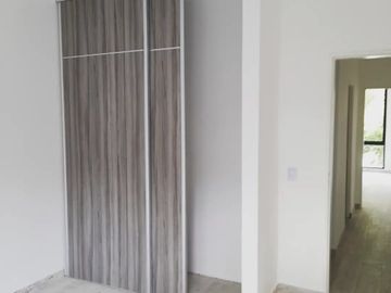 DUPLEX A ESTERENAR- · 3 ambientes, 2 baños. Muy buena ubicación-