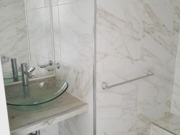 DUPLEX A ESTERENAR- · 3 ambientes, 2 baños. Muy buena ubicación-