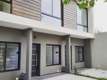 DUPLEX A ESTERENAR- · 3 ambientes, 2 baños. Muy buena ubicación-