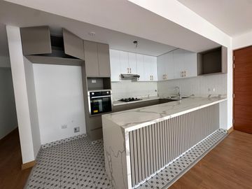 EN VENTA DEPARTAMENTO 101 DE ESTRENO EN Ca. Aster, SURCO