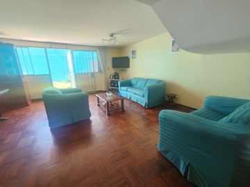 Vendo Casa en Magdalena  a 03 Cdras. de Av. La Marina