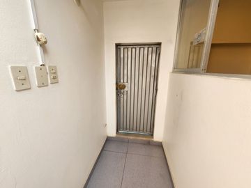 Vendo Casa en Magdalena  a 03 Cdras. de Av. La Marina