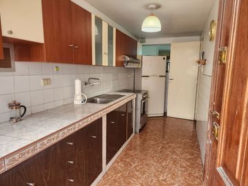 Vendo Casa en Magdalena  a 03 Cdras. de Av. La Marina