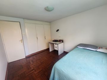 Vendo Casa en Magdalena  a 03 Cdras. de Av. La Marina