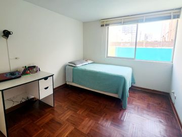 Vendo Casa en Magdalena  a 03 Cdras. de Av. La Marina