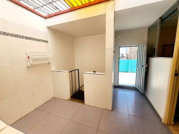 Vendo Casa en Magdalena  a 03 Cdras. de Av. La Marina