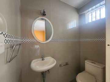 Vendo Casa en Magdalena  a 03 Cdras. de Av. La Marina